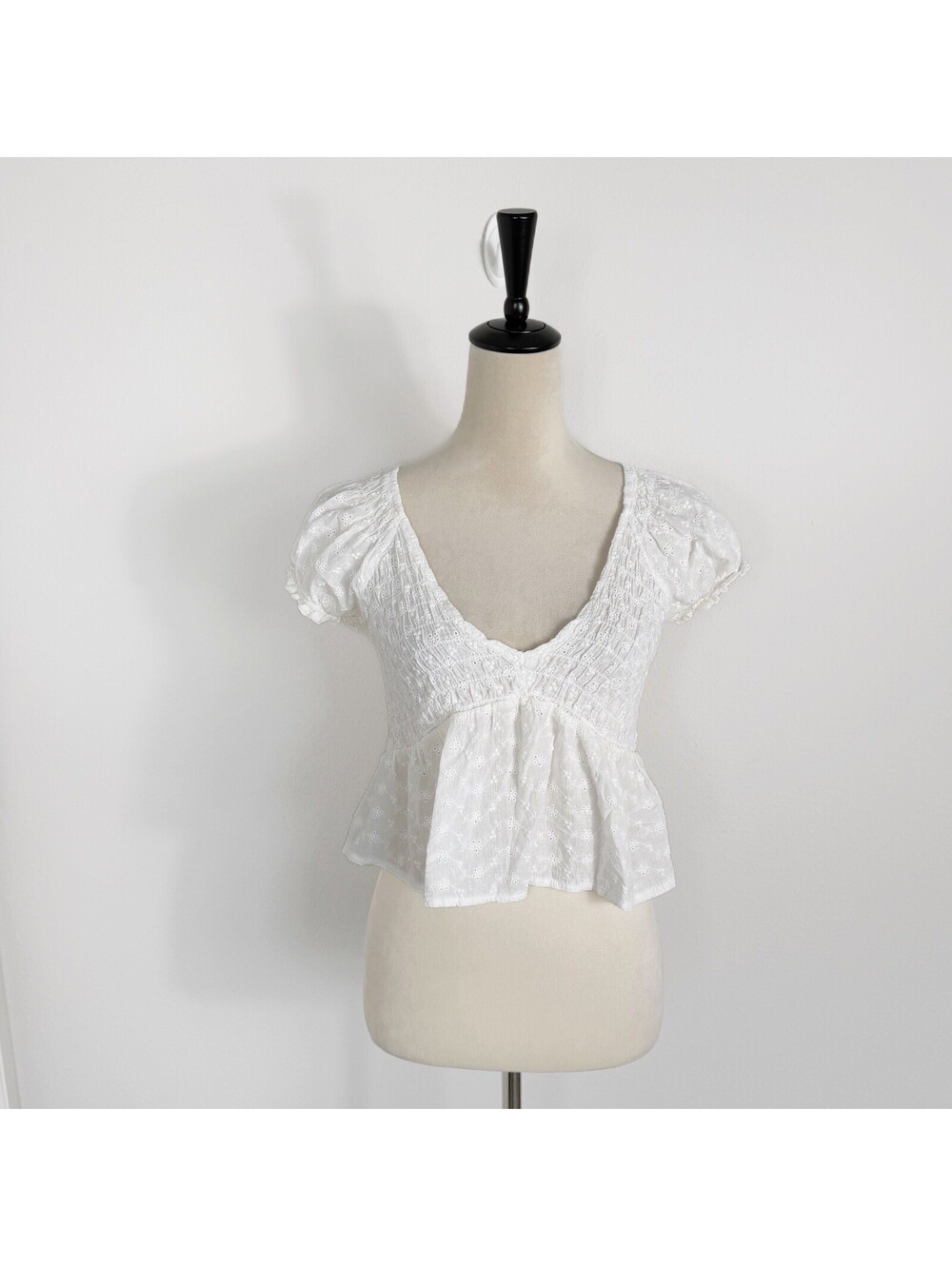 LA Hearts V-Neck Babydoll Top White Smocked Eyelet Milkmaid Cottage Size Medium